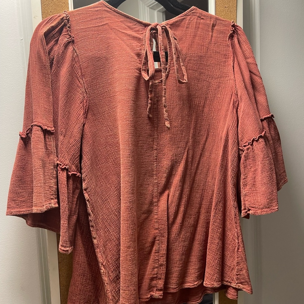 Altered State top. - Picture 2 of 4